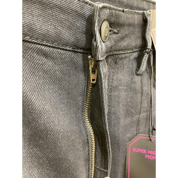 No Boundaries NOBO Mom Jeans Womens Size 15 Black High-Rise Distressed Knee New - Picture 7 of 8